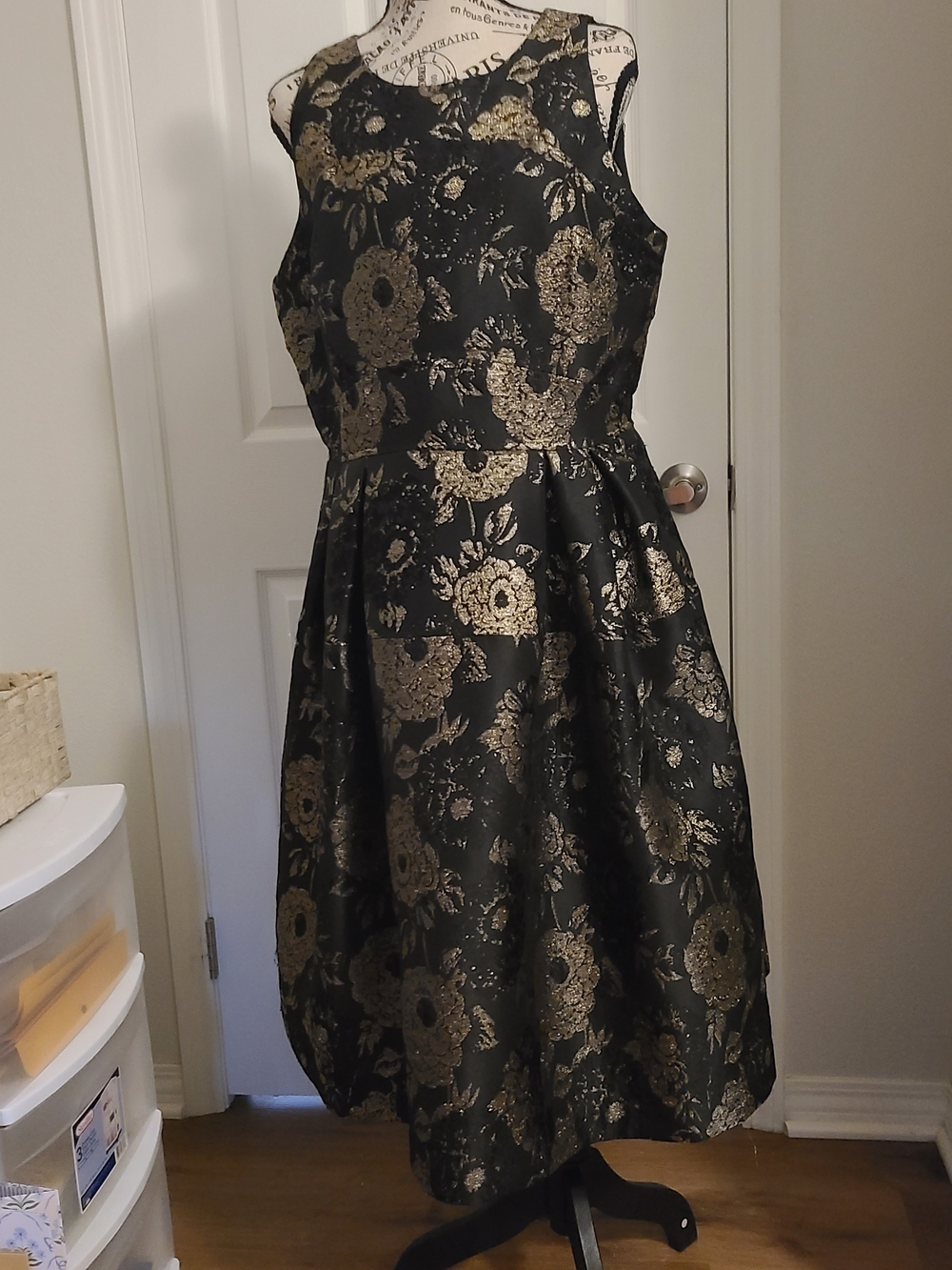 Ann Taylor Black and Gold Floral Sleeveless Party Dress